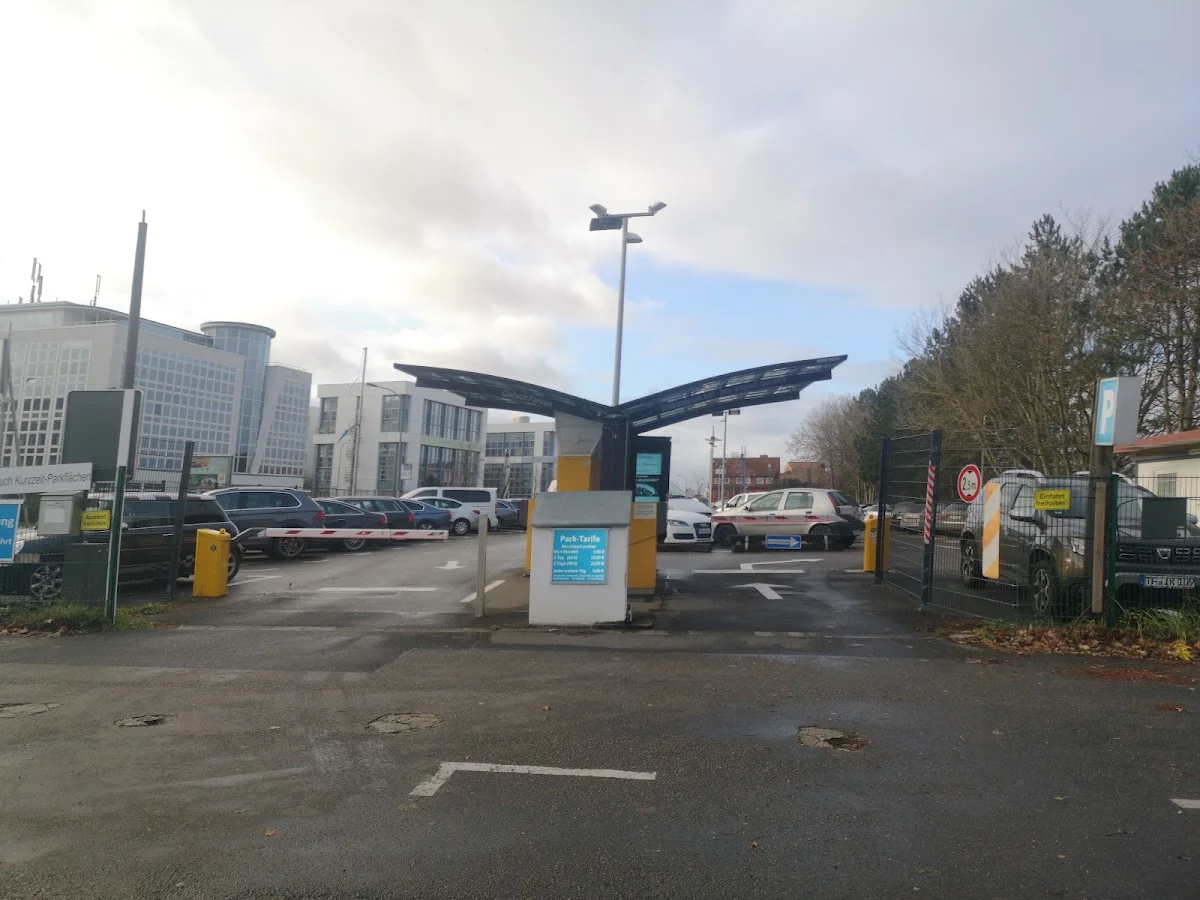 alternativ parken Berlin (am Flughafen BER / Flughafen Berlin Brandenburg Willy Brandt) – Besucherfoto: Aimen Elmeshri in Schönefeld, Brandenburg