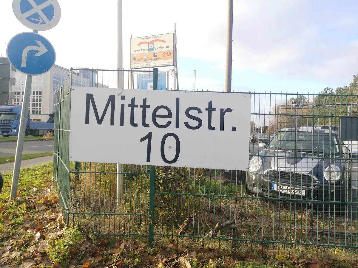 alternativ parken Berlin (am Flughafen BER / Flughafen Berlin Brandenburg Willy Brandt) – Besucherfoto: Aimen Elmeshri in Schönefeld, Brandenburg