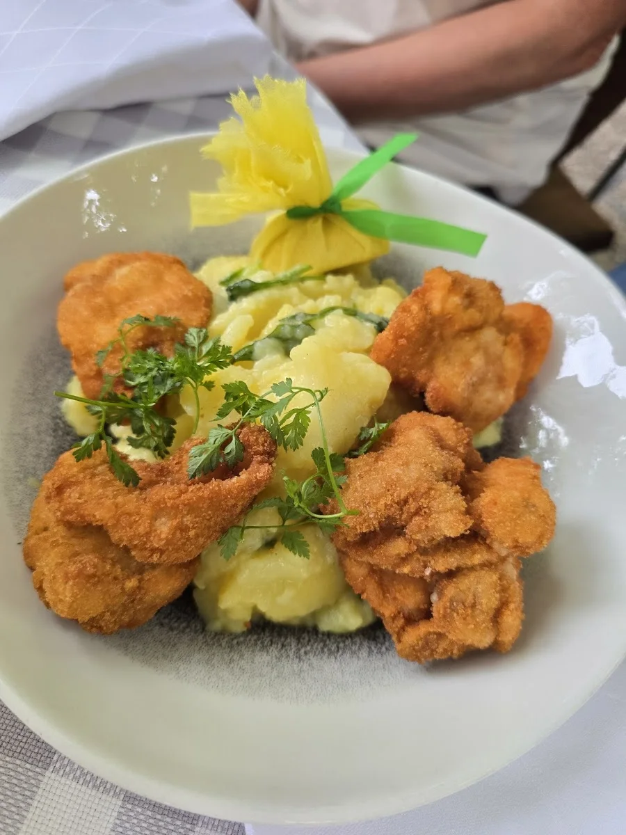 Schlosswirtschaft Schwaige Nymphenburg GmbH – Bayerisches Restaurant in München, Bayern