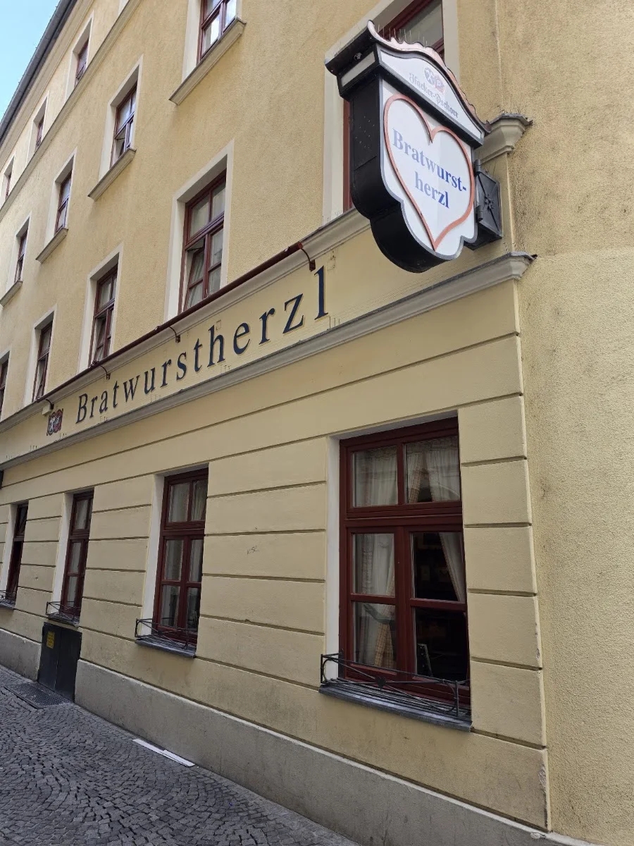 Bratwurstherzl – Bayerisches Restaurant in München, Bayern