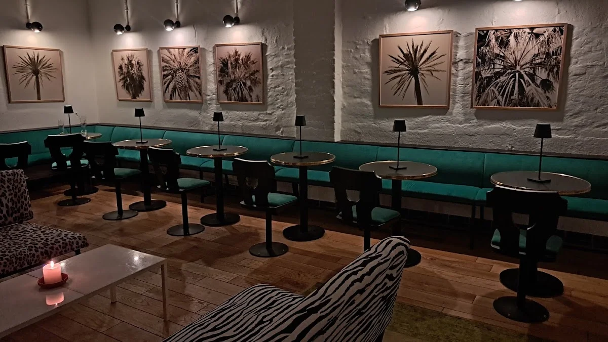 Spelunke Münster | Bar & Holzfeuergrill – Atmosphäre in Münster, Nordrhein-Westfalen