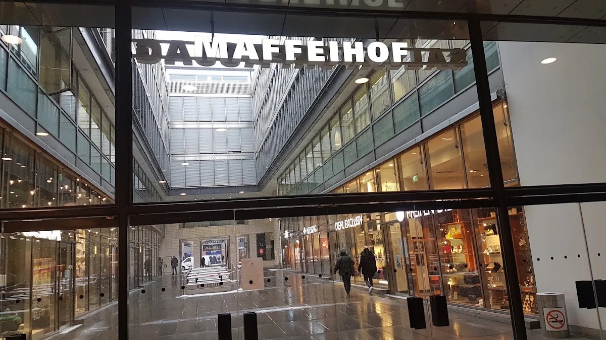 FÜNF HÖFE München – Innenansichten in München, Bayern