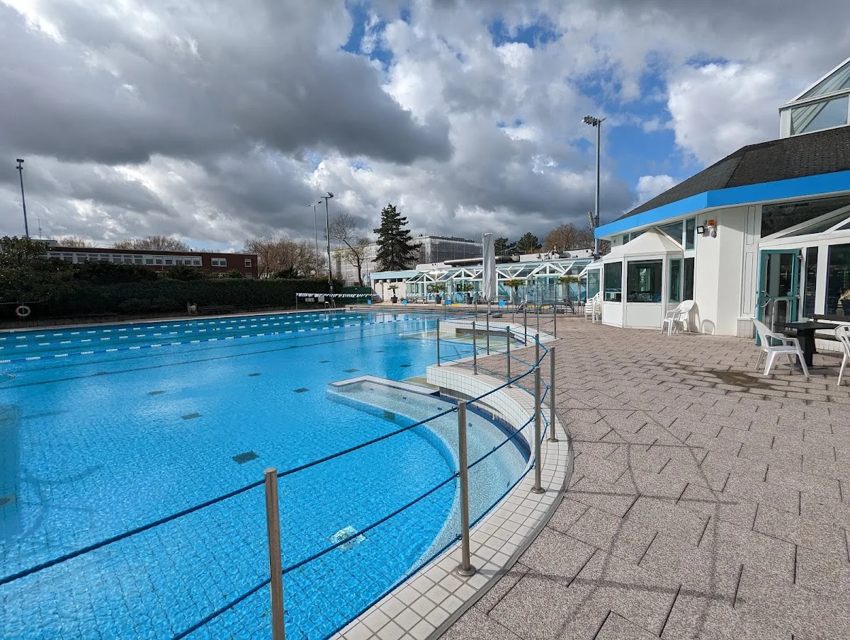 Römer Therme (SVGD) – Schwimmbecken in Dormagen, Nordrhein-Westfalen