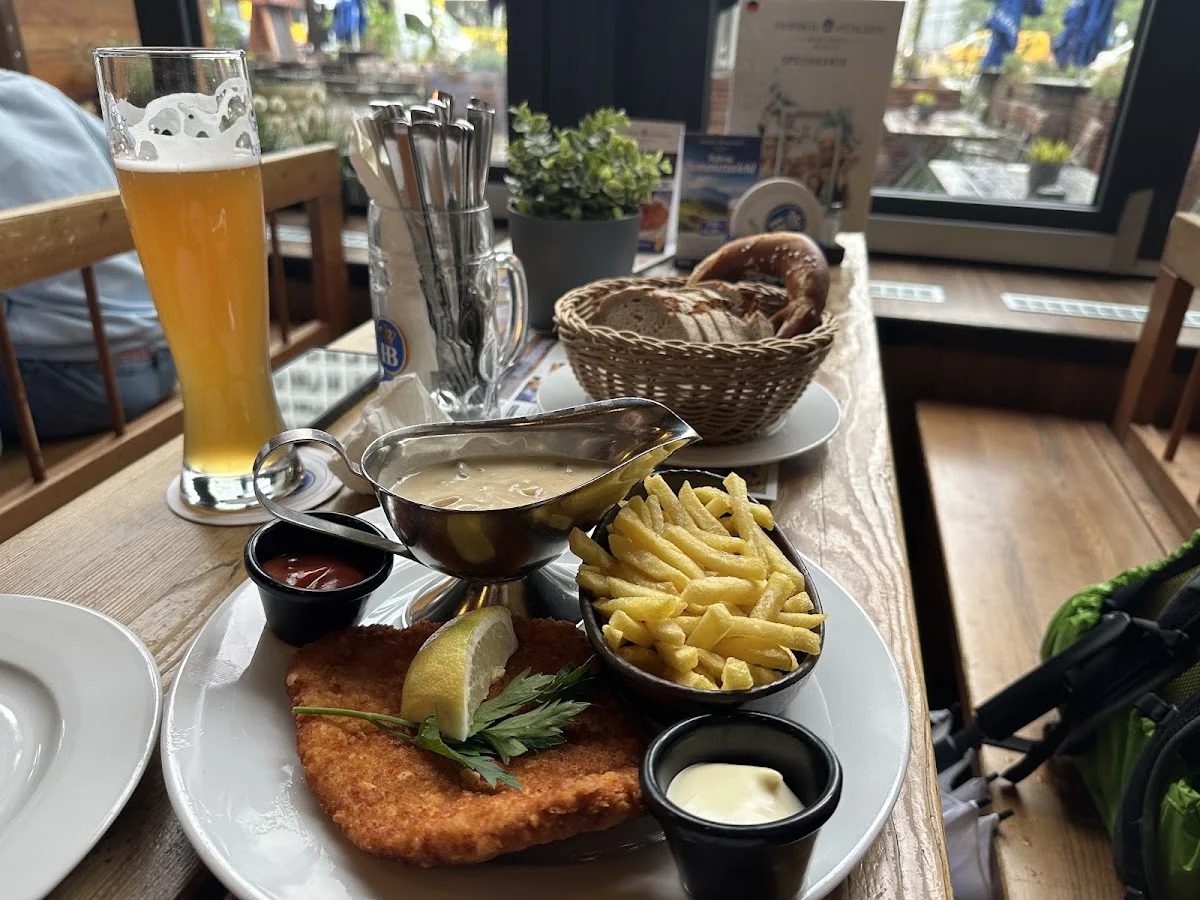 Hofbräu Wirtshaus Berlin – Schnitzel in Berlin