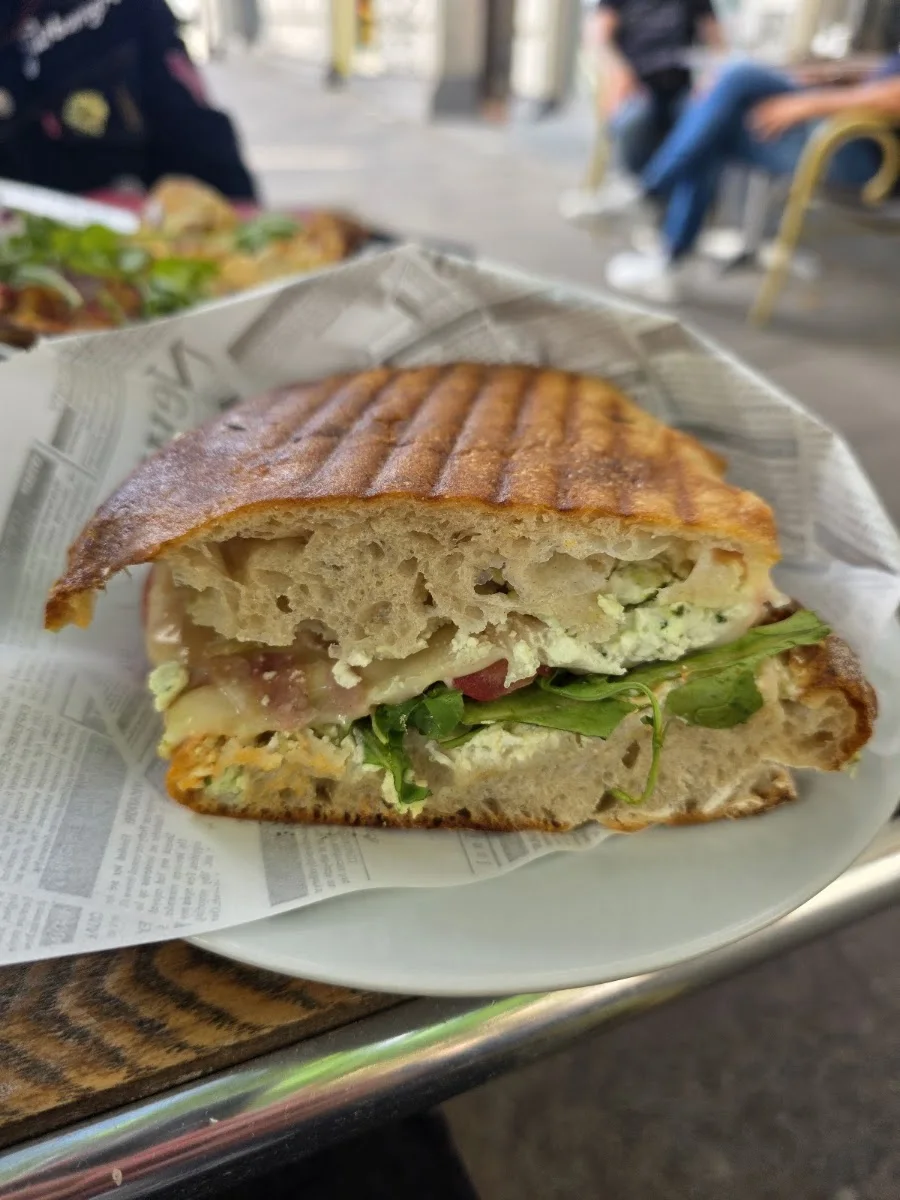 Lieblings Café Bar – Café in Hamburg
