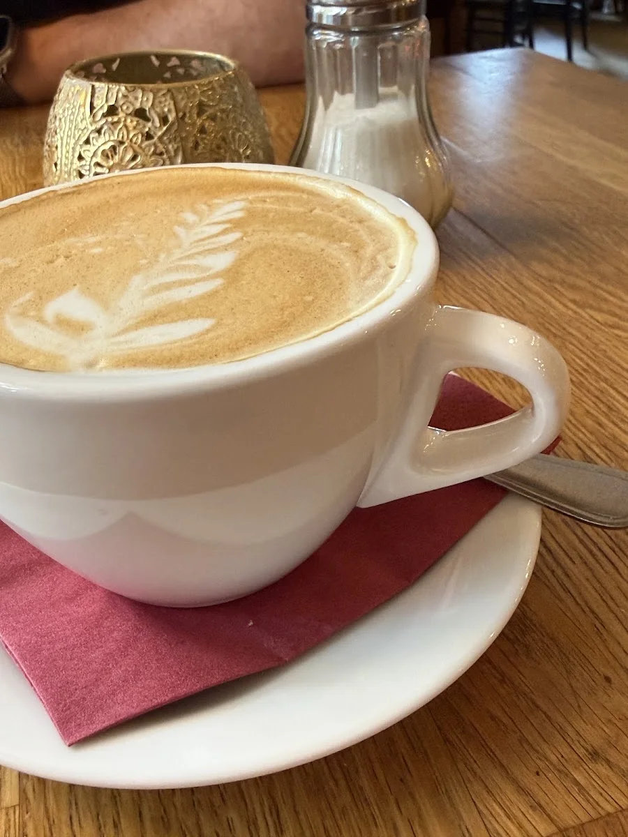 Lieblings Café Bar – Cappuccino in Hamburg