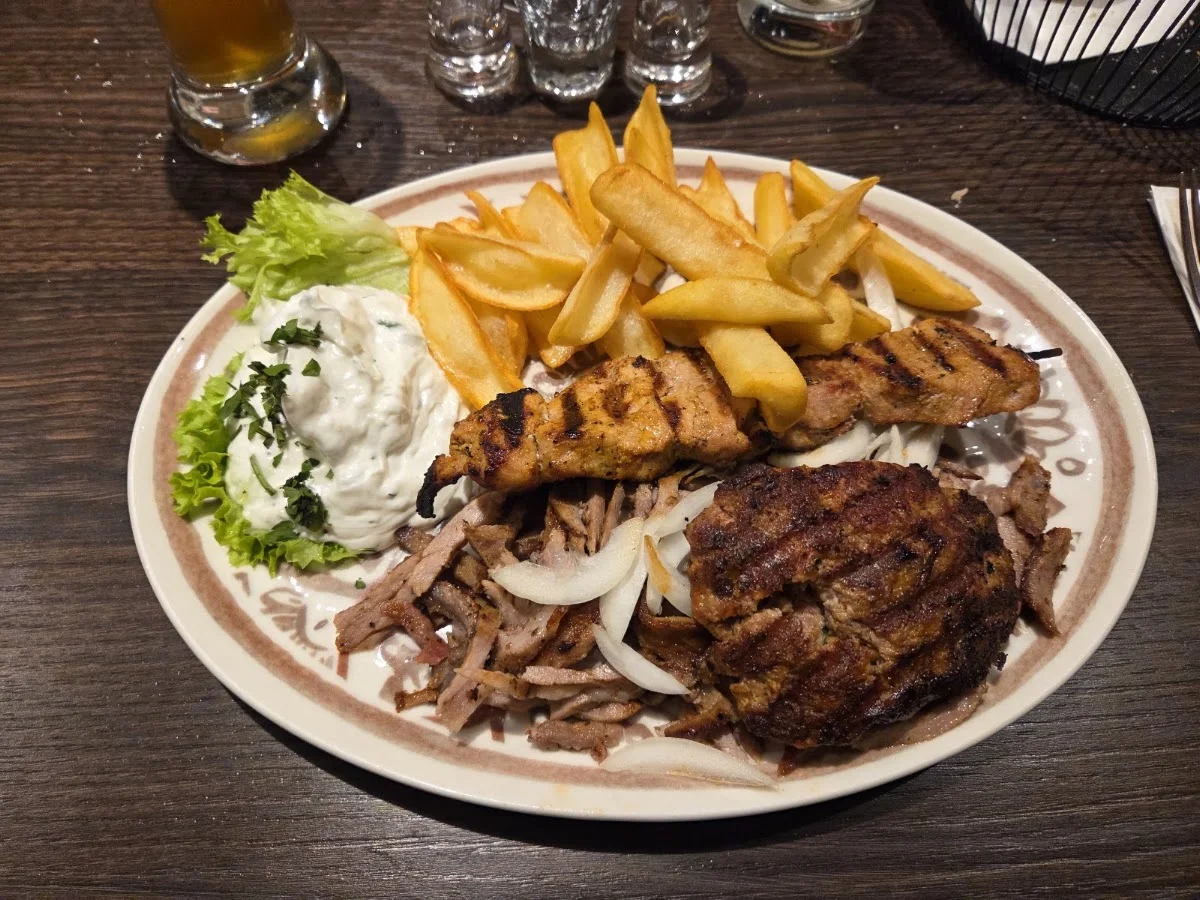 Taverna Pegasus – Pommes frites in Hamburg