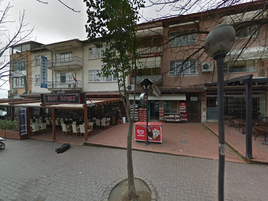 Saçı beyaz restorant – Street View ve 360° · Değirmendere, Kocaeli