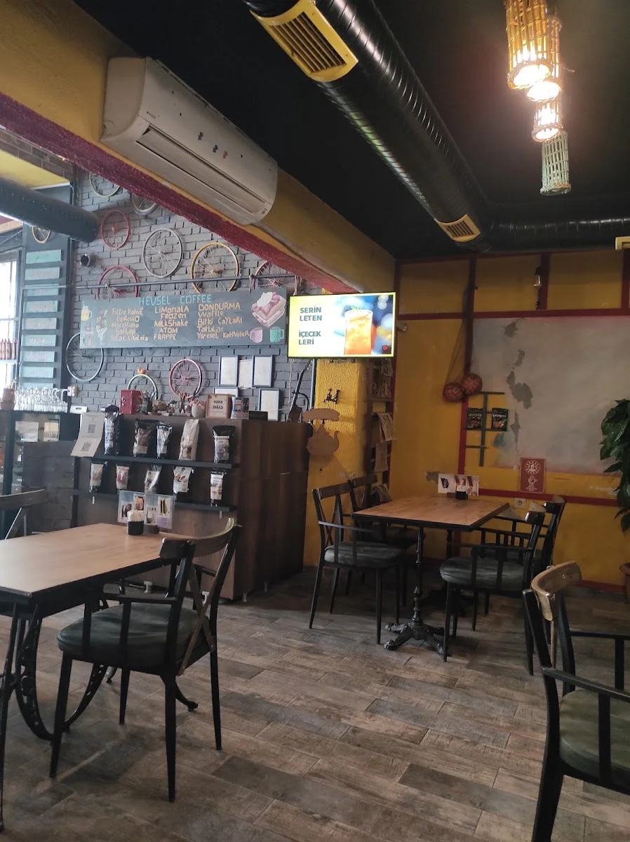 Hevsel Cafe – Ortam · Bahçelievler, Şanlıurfa