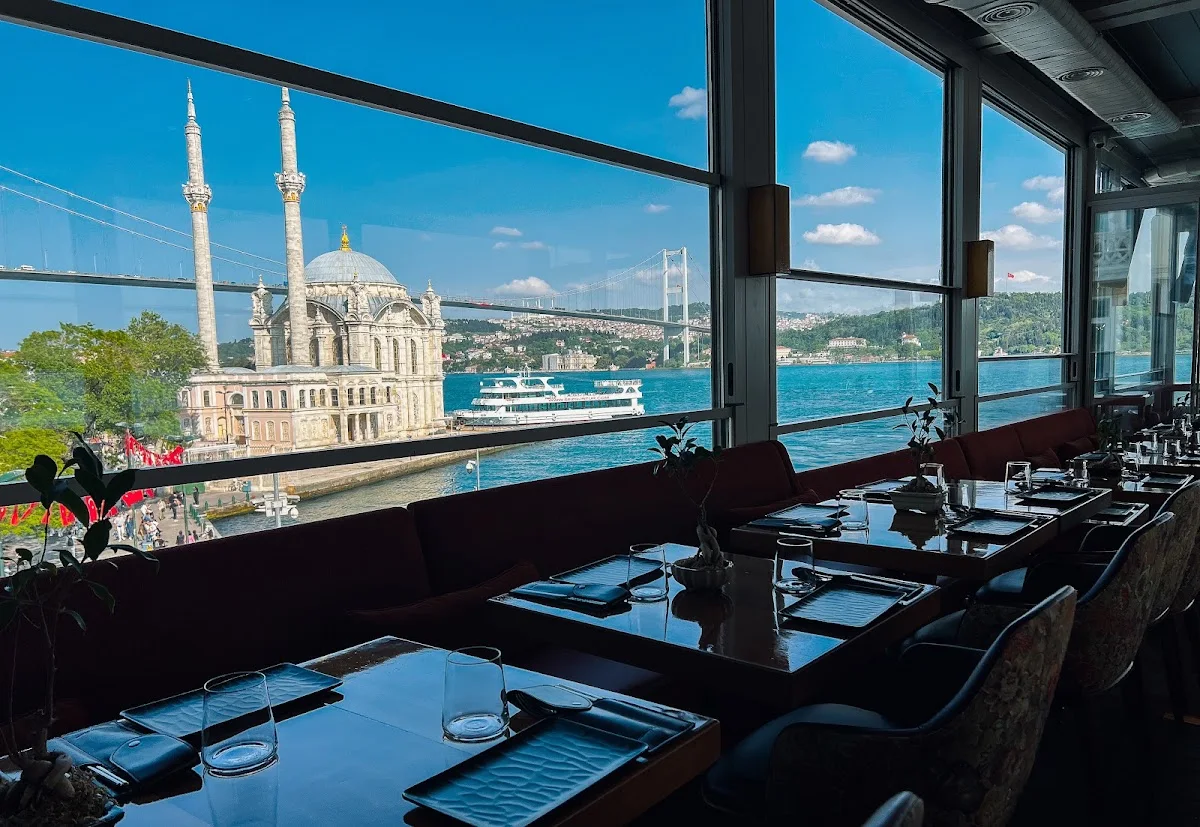 Banyan Restaurant – Tümü · Ortaköy, İstanbul