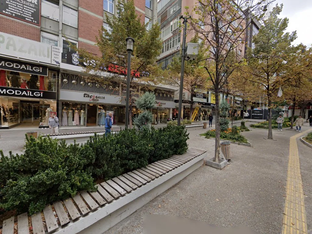 SecilStore & ILMIO Kızılay İzmir Cadde – Street View ve 360° · Kizilay, Ankara