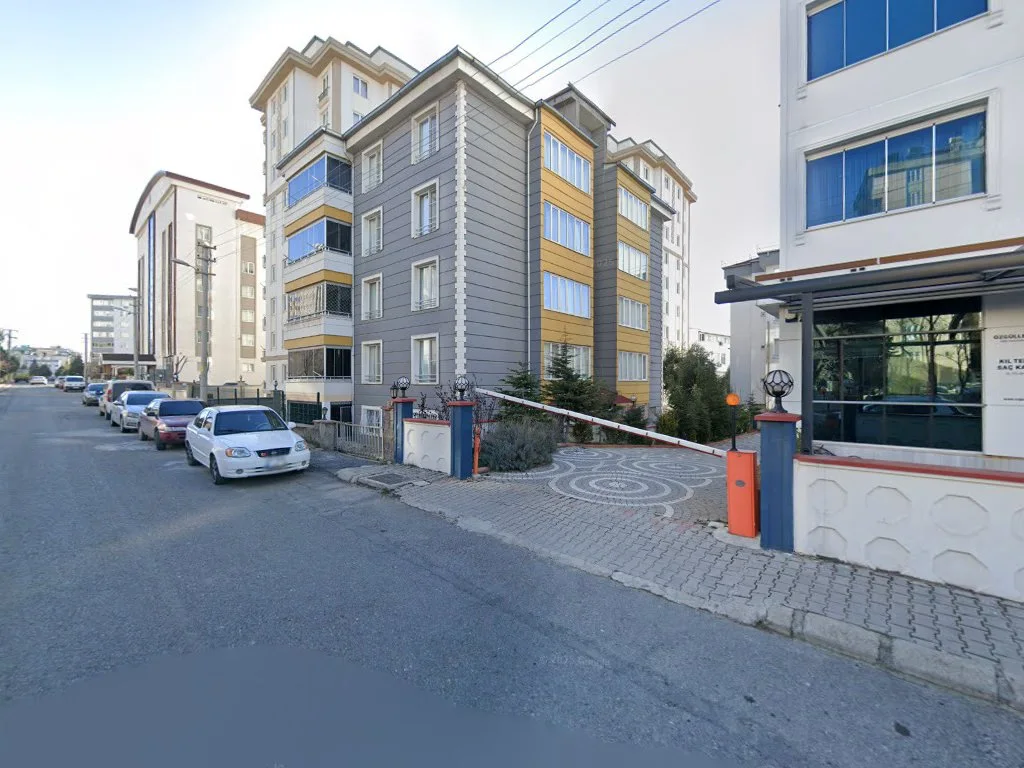 Özgüller PERUK – Street View ve 360° · Binevler, Kahramanmaraş