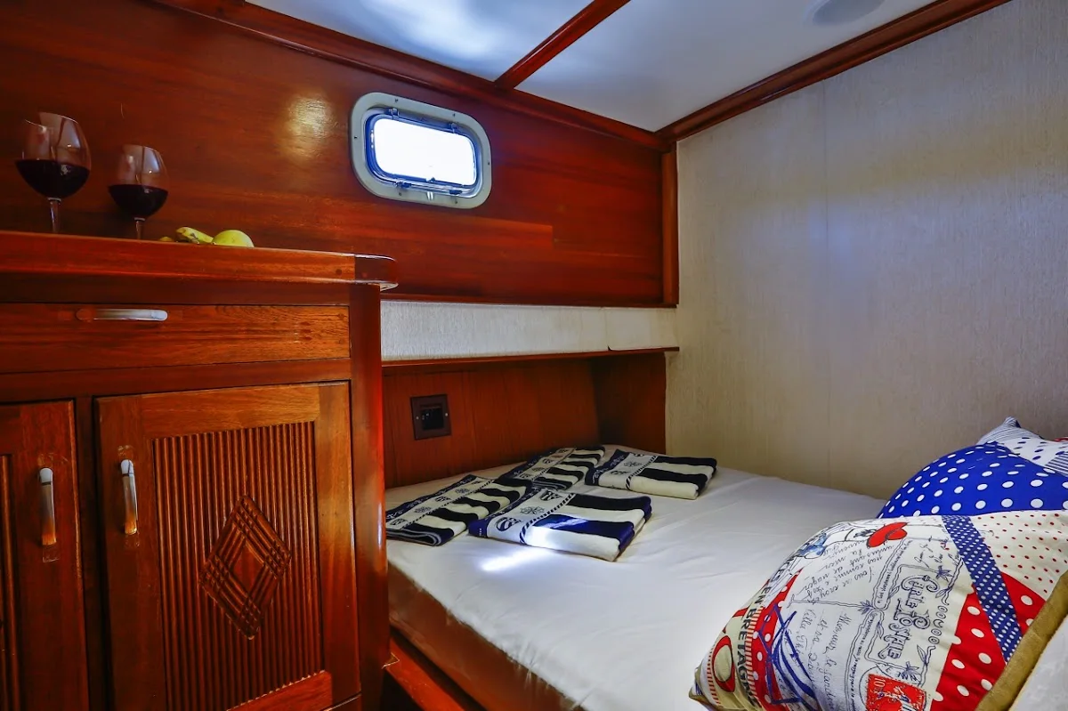 Boat Trips by Captain Ergun | Kekova Tekne Turu | Kaş Tekne Turu | Кекова прогулка на лодке | Tekne Kiralama – İç · Kaş, Antalya