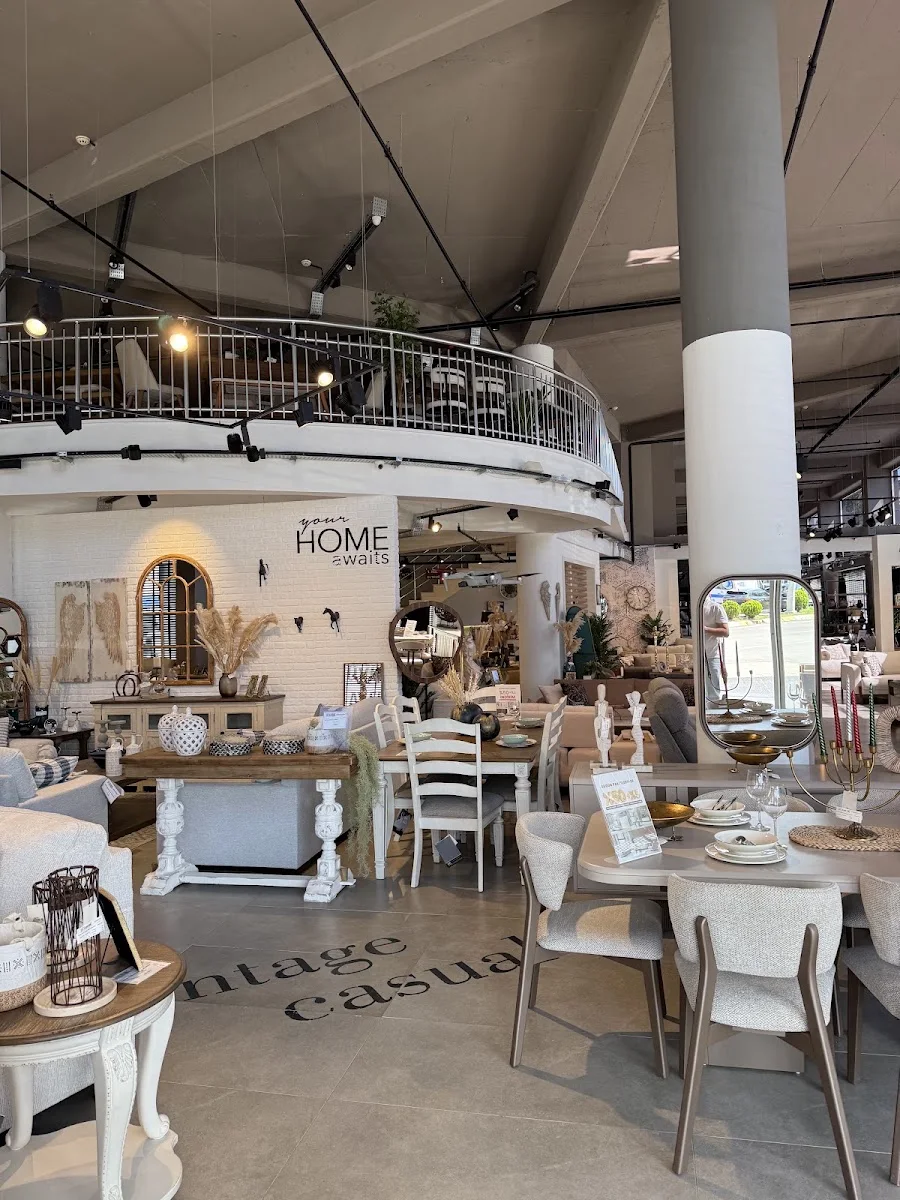 Sümerler Mobilya & Zinde Yatak İzmit Şubesi – İç · Yenişehir, Kocaeli