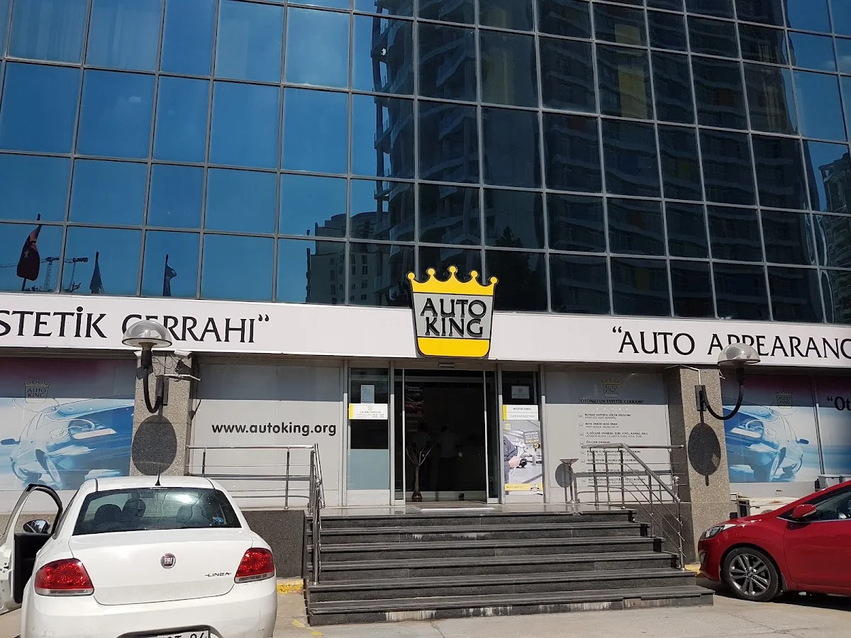 Auto King Kartal - Merkez Servis / Genel Müdürlük – Dıştan görünüm · Esentepe, İstanbul