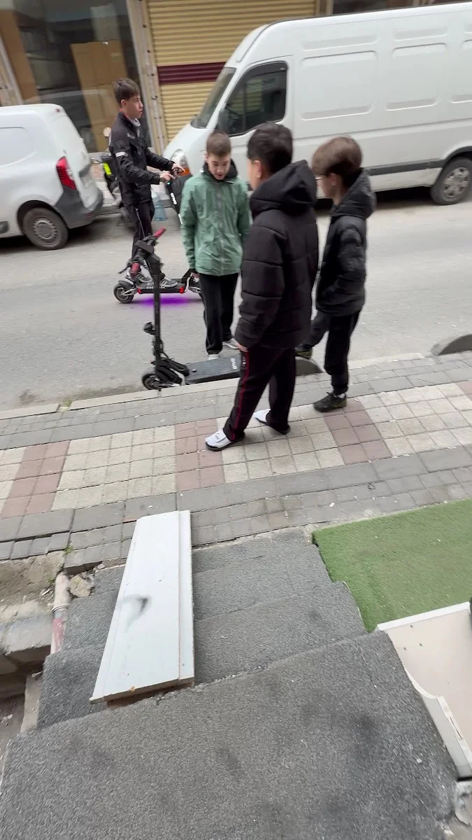 Scooter Burada – Videolar · Güneşli, İstanbul