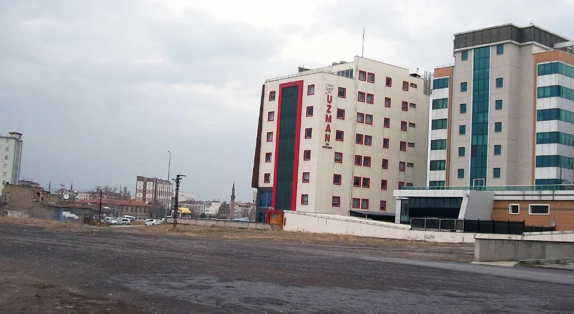 Uzman Diş Hastanesi – Ziyaretçi fotoğrafı: Elif rana Güneş · Hürriyet, Kayseri