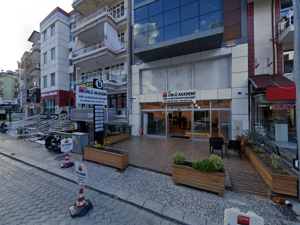 Ünlü Akademi Diş Polikliniği – Street View ve 360° · Saraylar, Denizli