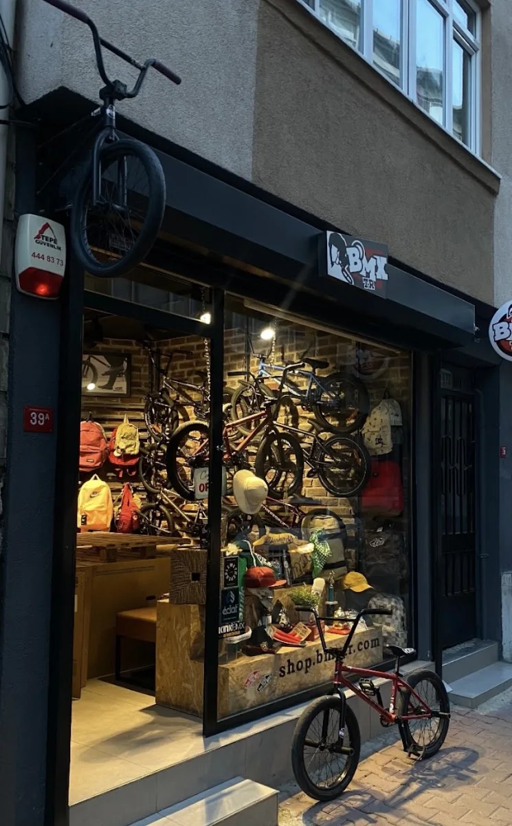 Bmxtr Bakırköy – Sahibinin seçtikleri · Cevizlik, İstanbul