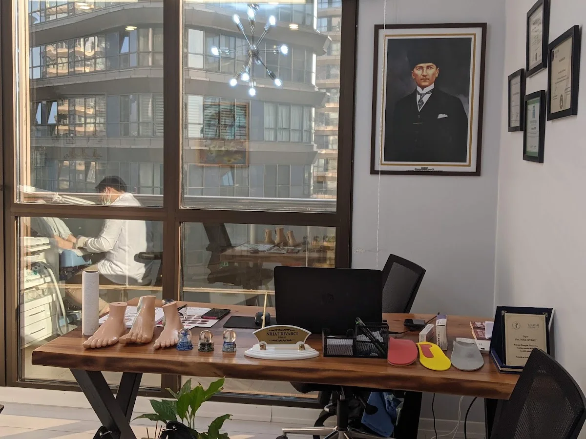 Podolog Nihat Divarcı | Ayak Sağlığı ve Ayak Bakım Merkezi – Profil fotoğrafı · Ataköy, İstanbul