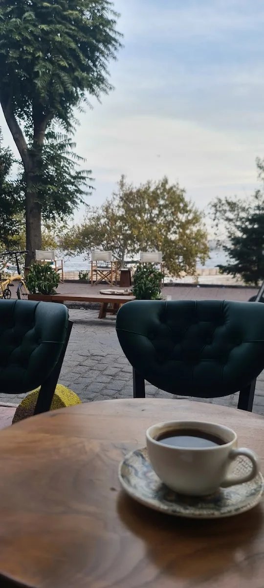 Laya Holistic Caffe & Store – Kahve · Pürtelaş, İstanbul