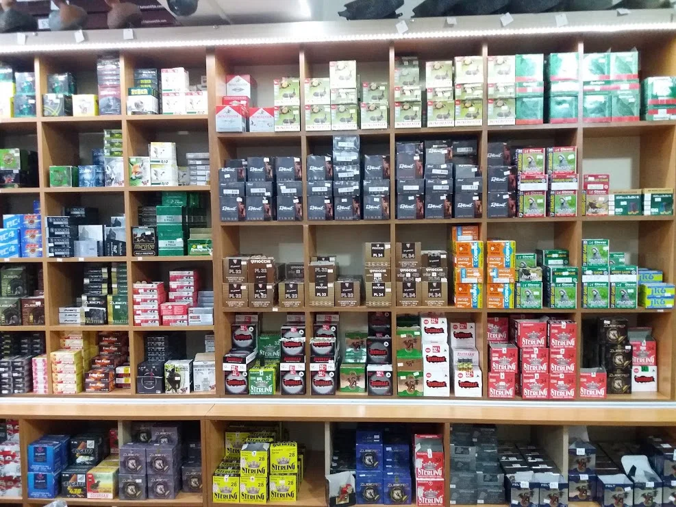 Koç Av - Pet Shop, Arıcılık, Kamp ve Avcılık Marketi – İç · Bozüyük, Bilecik
