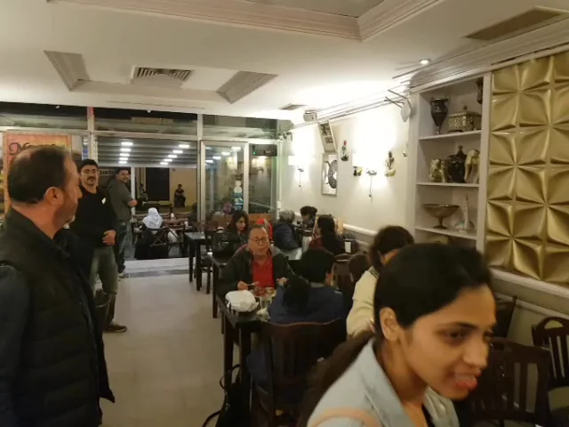 MUSAFIR INDIAN RESTAURANT - Hint Restoranı İstanbul – Videolar · Taksim, İstanbul