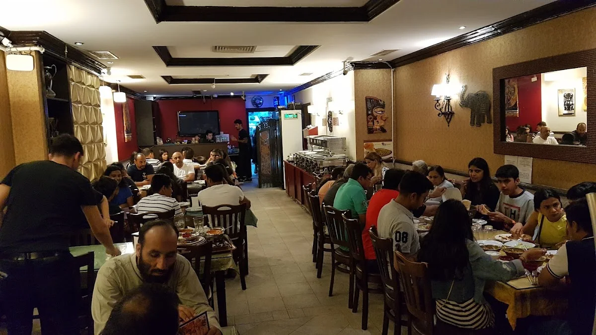 MUSAFIR INDIAN RESTAURANT - Hint Restoranı İstanbul – Ortam · Taksim, İstanbul