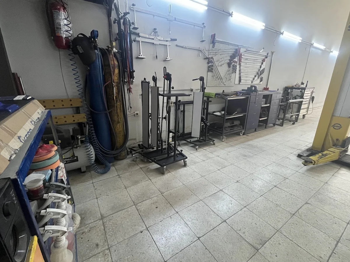 DENT TEKNİK ALİM USTA BOYASIZ KAPORTA GÖÇÜK ONARIM MERKEZİ ANKARA – İç · Macunköy, Ankara