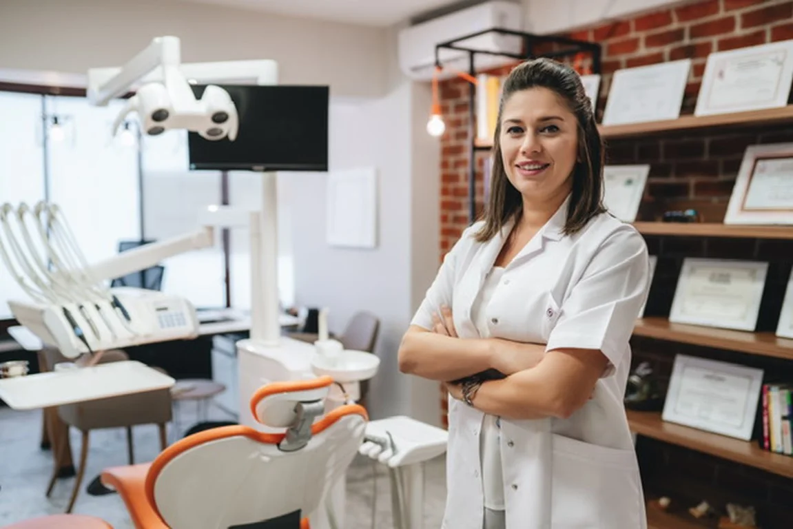 Ağız Diş ve Çene Cerrahisi Uzmanı Dr.Dt.Seda Deniz Kalkan implant zirkonyum diş – Profil fotoğrafı · 100.Yil, Ankara