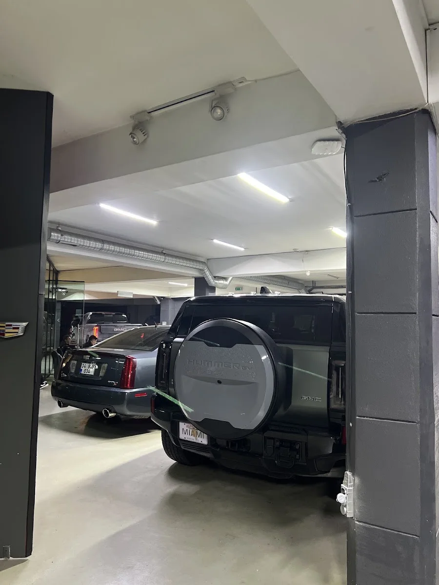 Cadillac Türkiye Yetkili Servis – Ziyaretçi fotoğrafı: Uğur Kofan · İçerenköy, İstanbul