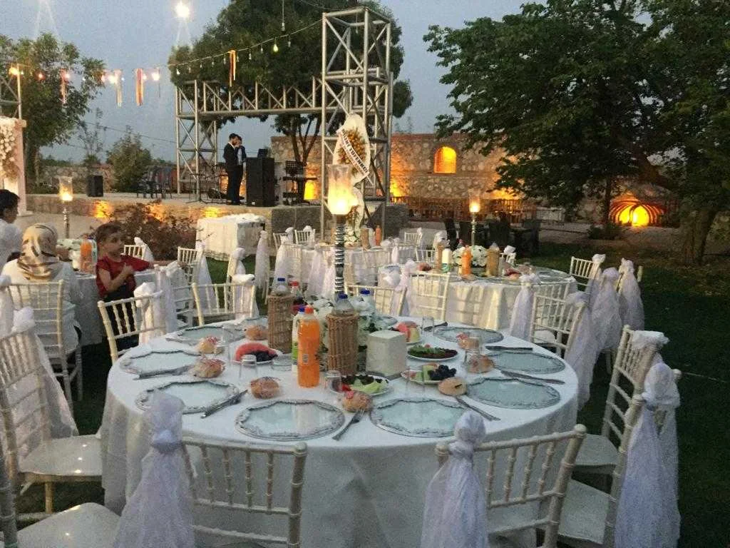 Özka Tesisleri - Malatya Kır Düğün Salonu – İç · Topsöğüt, Malatya